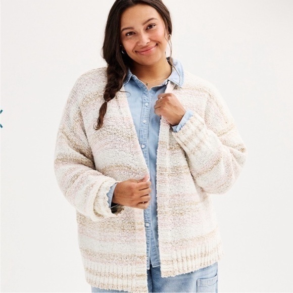 Plus Size Cardigan Plus Size Cardigan - Picture 2 of 9